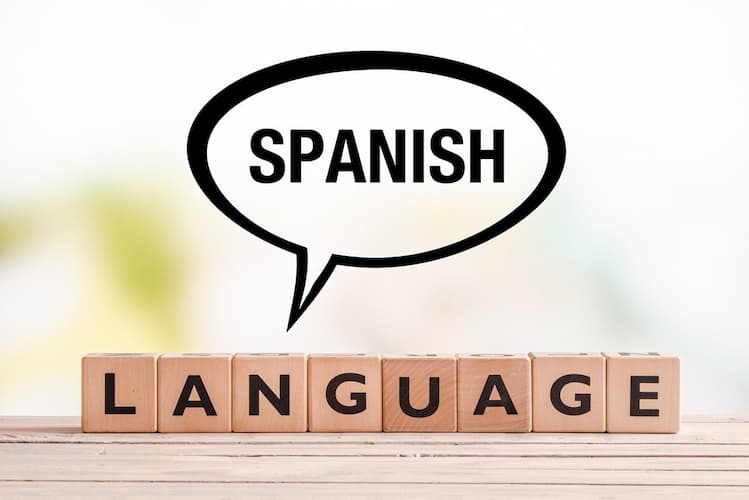 Học tiếng Tây Ban Nha bắt đầu từ nghe đến nói và đọc viết (ảnh: internet). 