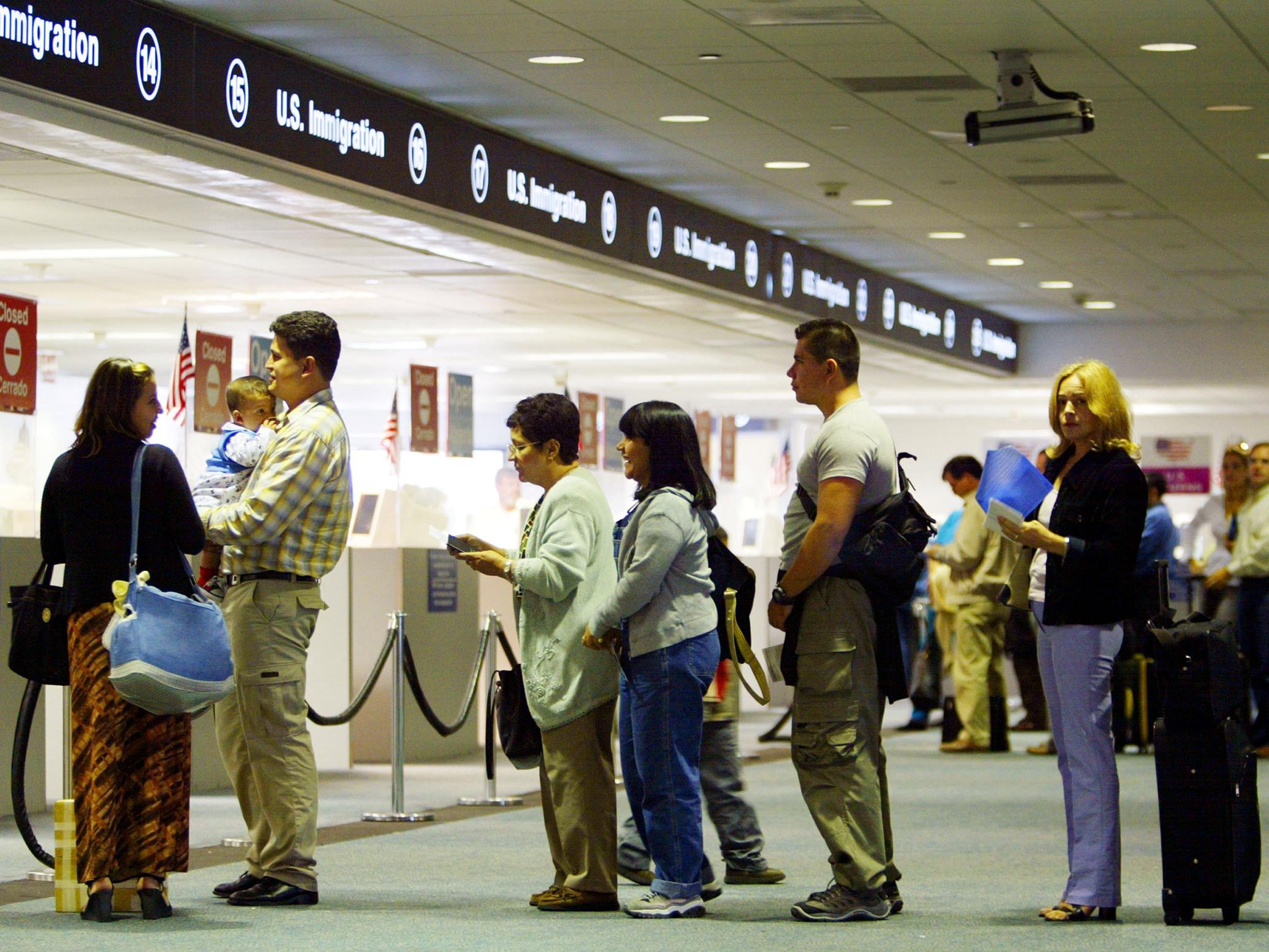 Cảnh báo từ chuyên gia Hành vi trên mạng xã hội có thể ảnh hưởng đến visa du học Mỹ